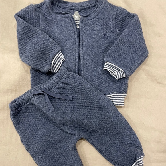 Gap Outfit - baby boys 6-12 months - Picture 1 of 3